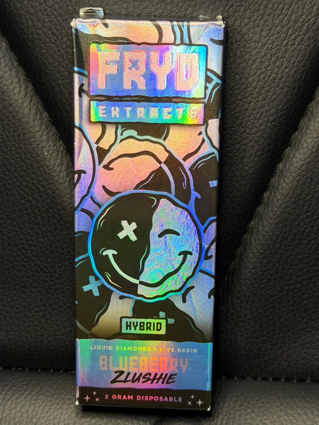 FRYD Extracts Blueberry Zlushie vape — angle 1