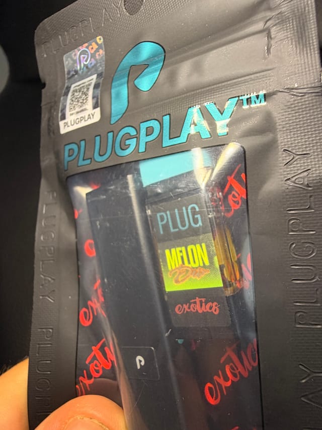 PLUGPLAY Exotics Melon Dew vape — angle 1
